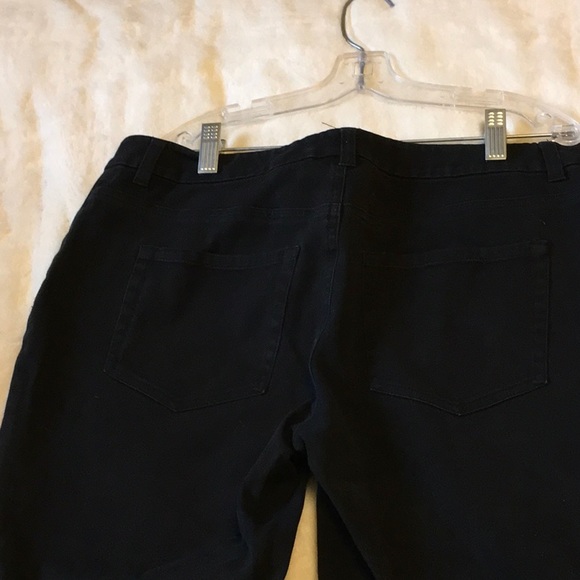 Chicos black capri pants. - Picture 3 of 4